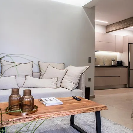 T75 Center Apartment *